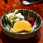 とんかつ やまいち - 【特ロース 定食@2,100円】漬物