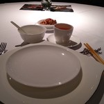 SUN TUNG LOK CHINESE CUISINE - テーブルセッティング