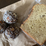 べじ屋 - エナジーボール、バナナのパウンドケーキ
どちらもずっしりしてて、自然の甘みが優しかった。