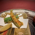 赤坂 渡なべ - 万願寺唐辛子の海老しんじょ詰め