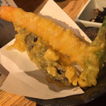 炭と地酒とたしなみワイン Kai本店 醸す - 天ぷら盛り合わせは、主役の１つですね