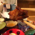 炭と地酒とたしなみワイン Kai本店 醸す - カリッとジューシーな唐揚げ