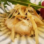 FRENCH JAPONEZE Maruyama - 白身魚のクレピネット包み香草と椎茸風味