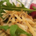 FRENCH JAPONEZE Maruyama - 白身魚のクレピネット包み香草と椎茸風味
