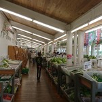 産直 石神の丘 - 野菜の産直。新撰で大きなキャベツが¥100！