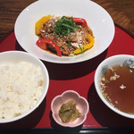 四川厨房ふう   - よだれ鶏定食スタイル（1480円）