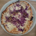 ブラッチェリー ロトンド - 紫キャベツのスペシャルピッツァ
