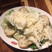 マーケットレストラン AGIO ルミネ横浜店 - 削りたてのグラナパダーノチーズとロメインレタスのシーザーサラダ レギュラーサイズ