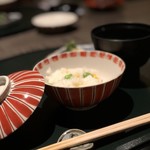 嵯峨沢館 - 炊き込み御飯と香の物