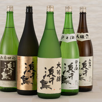 ソムリエ厳選　日本酒　グラス（半合）880円～