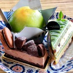 パティスリーもりん 藍住店 - ２皿目＠ショコラティーヌ、まるごとメロン、抹茶のタルト