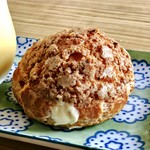 パティスリーもりん - まおのいしあたま@ザクザクのおおぶりシュークリーム。美味しいカスタードクリームがたっぷり。詰めたてはより美味しい！