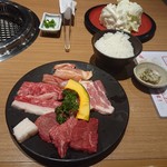焼肉レストラン 奥田 - 牛汁定食の肉