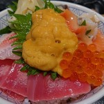 Sakanaya Shokudou Urokojuu - 特選海鮮丼