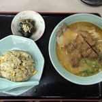 Yoshinoen - 味噌カツラーメンとミニ焼き飯