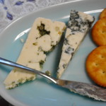 成城石井 - 料理写真:チーズ2種