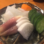 焼鳥 酉たけ - 季節のメニュー1 お新香盛り合わせ　糠床がまだ若いですがこれからきっと美味しくなりそうな予感