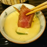 蓬左茶寮 - 短角牛 すき焼き 雲丹玉子にくぐらせて