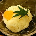 蓬左茶寮 - 雲丹そうめん(画像の黄色いのは生みかん)