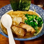 麺匠春晴 - 濃厚煮干し鶏白湯ラーメン