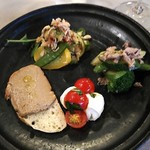 今回はアラカルトにしましたが、前菜の盛り合せ(税別１５００円)だけは予めお願いしときました。