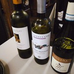 アレグロ コン ブリオ - オーナーソムリエの森下氏がお料理に合わせて何本かワインを見繕って呉れます。