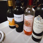 アレグロ コン ブリオ - ３杯目に見繕ってもらったワイン。左のシチリアのオレンジワインはワインらしからぬ味わい。