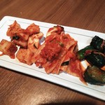美勝 - キムチ盛り合わせ