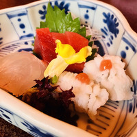 明治の森箕面 音羽山荘 - どれも美味しそう°˖✧◝(⁰▿⁰)◜✧˖°
                    柚子醤油でいただきました