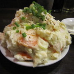 横浜 青葉餃子 - ポテトサラダ　200円（今日のおつまみ）