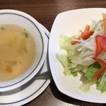 Sumiyaki Suteki Kuni - スープセット  650円
      サラダお代わり一回あり