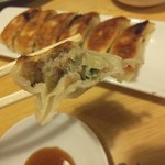 尚軒 - こちらは絶品！(^o^)肉肉しい具にモチモチの皮