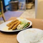 ヴィディヤ カフェ - 白身魚のフライランチ￥700