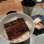 日本料理 とくを - うな丼は関西風にパリッと。