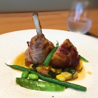 ラ・ターブル・ド・トリウミ - 仔羊背肉のスパイシー衣包み
