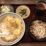 丸よし - カツ丼（税込800円）