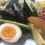 カフェアンドショップ ロータスランド - 2019/07/14  週替りおまかせセット 550円 ・冷やしつけ麺 ・味玉子 ・野菜のオーブン焼き ・トマト丼