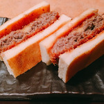炭火焼肉 ふちおか - メンチカツサンド
