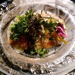 ヴェルデュ都 - 香草風味のマリネサーモンのスモーク　有機野菜と共に