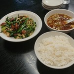 亀や - ニラレバーのライスセットです♪(*≧∀≦*)