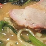 ラーメン 厚木家 - チャーシューの厚み♪ ちょっと硬い(笑)