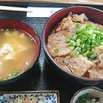 もとぶ食堂 - あぐー香ネギ塩丼