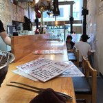 Sumibi Yakiniku Horumon Yokoduna Sanshirou - 店内