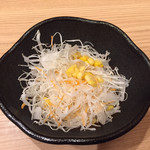 鉄板ステーキ ろく丘 - 定食のサラダはおかわり自由