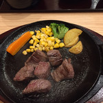 鉄板ステーキ ろく丘 - リブカットステーキ100ｇ780円