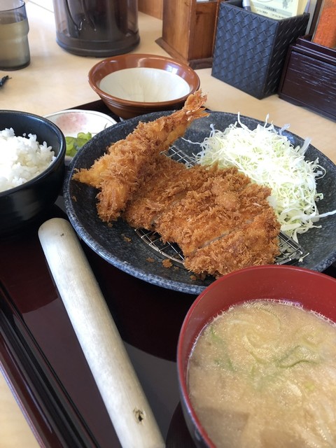 らーめん豚や 恵庭店>