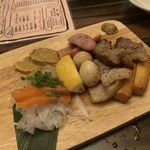 Tsudanumakko Izakaya Toritonkun - 燻製8種盛り