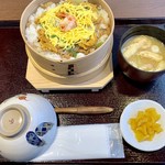 Hamano Ya - 海鮮系が食べたかったけど、50分かかると聞き断念！でも、「輪箱飯」も人気です！！