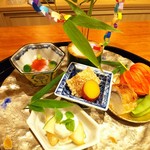 御料理 古川 - 穴子寿司、群馬の枝豆、水ナスと桃の白和え、地蛸の湯引き、淡路島の干し海鼠の？、ほおずきの中にはプリンみたいな卵焼き等