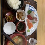 Yamaroku En - お刺身定食